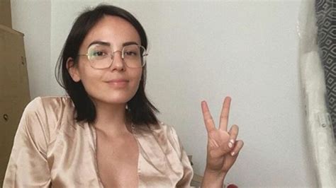 Agathe Auproux En Bikini Son Pied De Nez Ceux Qui Critiquent Ses Formes Photo