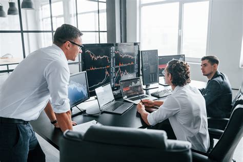 FOMO Trading: Why It’s Costing You More Than You Think - Edge-Forex