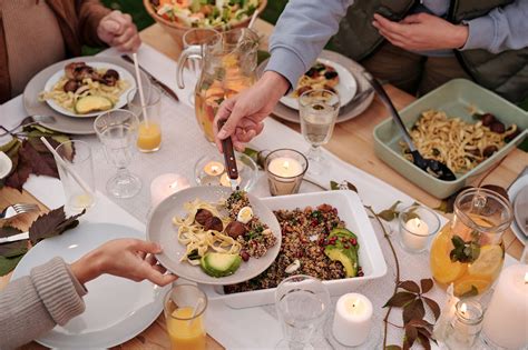 7 Simple Steps to Throw the Perfect Family Get-Together – Angela Ricardo