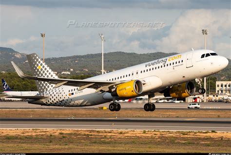 EC LVU Vueling Airbus A320 214 WL Photo by Samuel Rößler ID 1627371