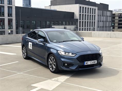 Ford Mondeo Liftback Photos And Specs Ecoboost At Titanium