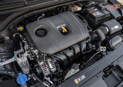 hyundai elantra  launch price design interior engine specification
