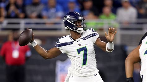 Seattle Seahawks Qb Geno Smith Leads Nfl In Passing Yards