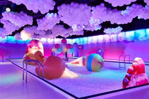 Inside The Bonkers Bubble Planet Experience In London With VR Giant