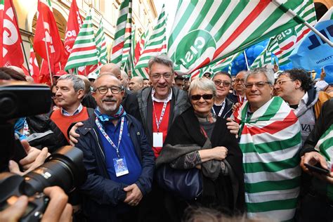 1 Maggio 2019 A Bologna Sindacati In Corteo Sfilano In 30mila