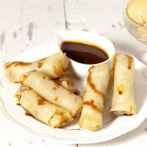 Banana lumpia with caramel sauce - ohmydish.com