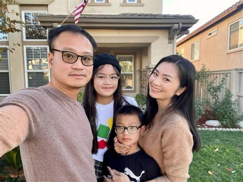 Sao Vi T Qu Nh Nga Khoe Eo Cm V I Bikini Quan L N