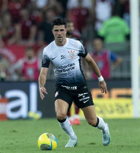 Por Que H Ctor Hern Ndez Foi De Titular A Preterido No Corinthians Em