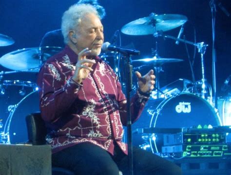 Tom Jones 82 Uses Cane And Sits Down To Perform Hits Amid Hip Issues