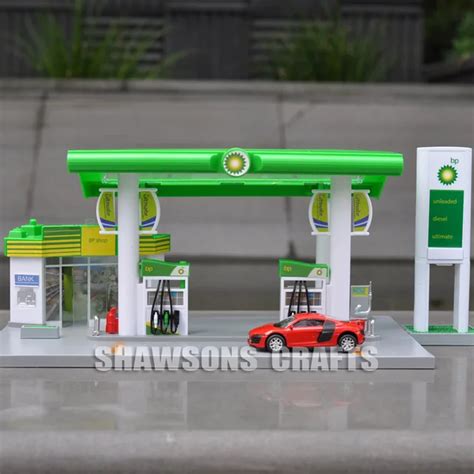 Diecast Model Toy Gas Petrol Service Station With 164 Audi R8 Car