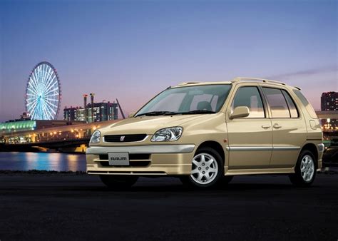 Toyota Raum (Тойота Раум) 1997-1999 - цены, технические характеристики ...
