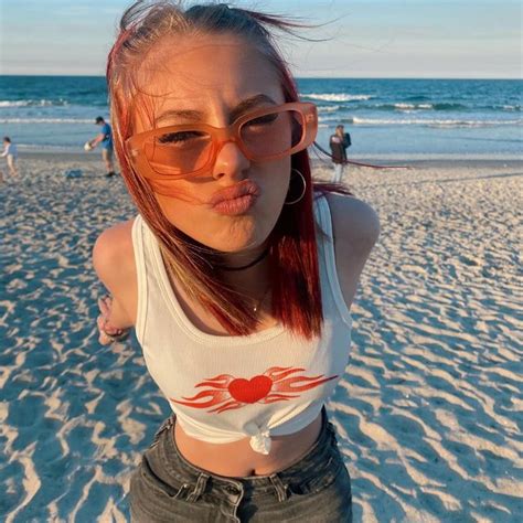 Hot Sexy Celia Braud Bikini Pics