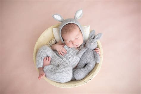 The Ultimate Guide for Picking Clothes for Newborn Photo Shoot Sessions ...