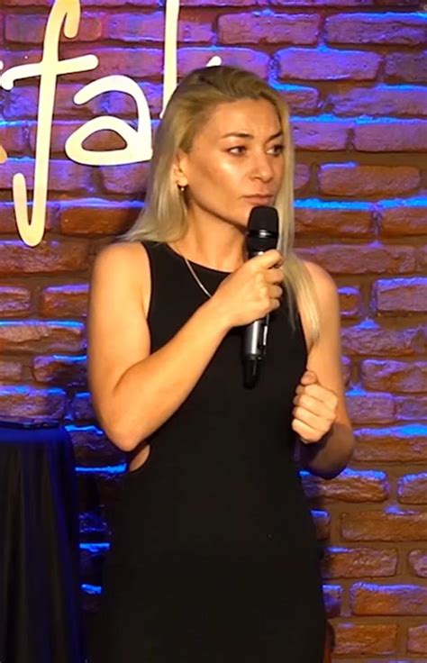 Ge En Sene Milf Oldum Diyen Komedyenin S Zleri Sosyal Medyada G Ndem Yaratt Li Ocuk