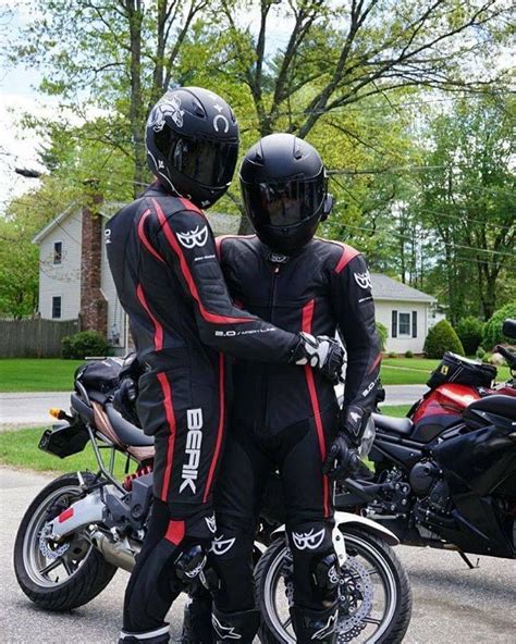 Pin By Skinnyjeansfetish On Bikers Tight Leather Pr Tk J Tki Tiukkaa Nahkaa Hot Biker