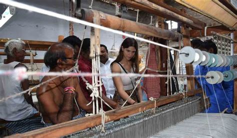 Handloom expert from US visits Sircilla textile town-Telangana Today