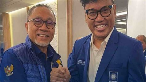 Artis Uya Kuya Resmi Bergabung Partai Amanat Nasional Pan