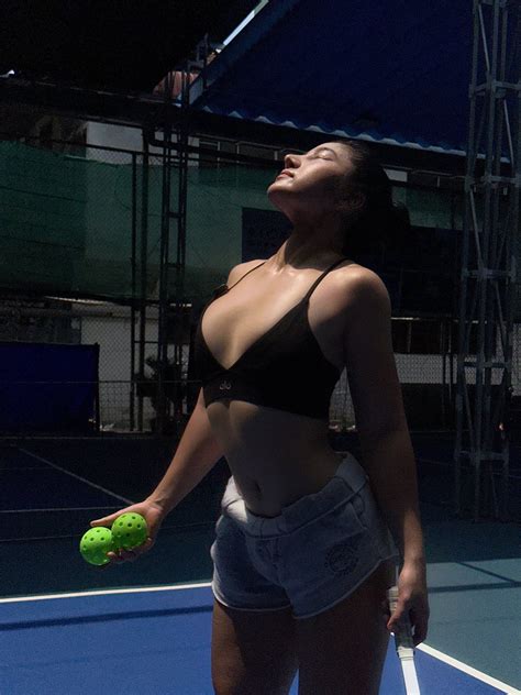 Ng Ph I N Ng Hot Girl Pickleball C Ng Chi M Tr N Spotlight Nh N C N M A L I Khen Cho V C D Ng