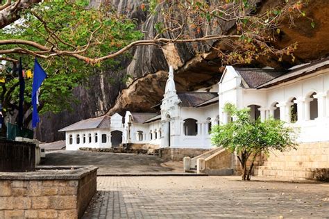 Premium Photo | Golden Temple of Dambulla