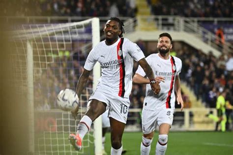 Milan Inter Due Pesi E Due Misure La Reazione Di Leao Dice Tutto Foto