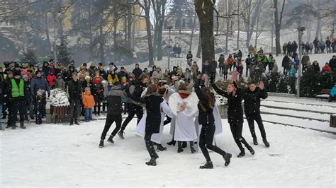 Orszak Trzech Króli 2019 inscenizacja walki dobra ze złem YouTube