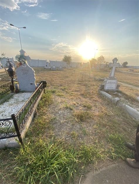 Galerie Foto Pentru Locuri De Veci Cimitirul Vest Domnesti