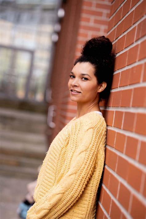 Hot Sexy Sandra Bourdonnec Bikini Pics