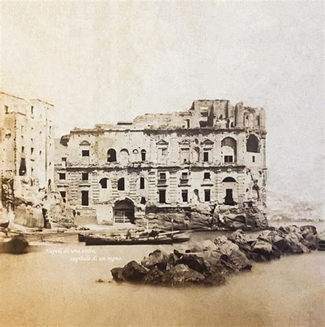 Napoli Posillipo Palazzo Donn Anna Con Quello Che Oggi Il Bagno