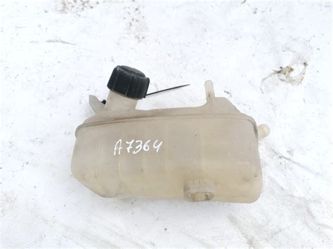 8200273157 USED Expansion Tank Coolant RADIATOR EXPANSION TANK BOTTLE