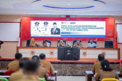 Pimpin Rapat Evaluasi Dan Pengendalian Pelaksanaan APBD 2023 Bupati