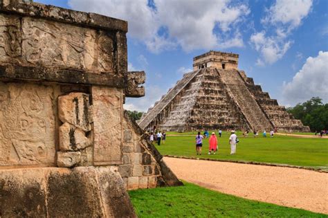 Pir Mide Kukulkan En Chichen Itza M Xico Foto De Archivo Editorial