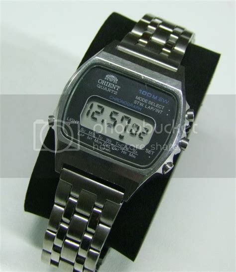 USED ORIENT LCD DIGITAL QUARTZ CHRONOGRAPH 100M SW EBay