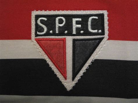 Nova camisa do São Paulo traz poema em homenagem a Leônidas