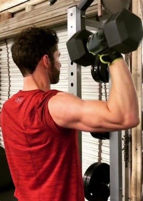 Those Arms Tom Ellis Lucifer Tom Ellis Hottest Guy Ever