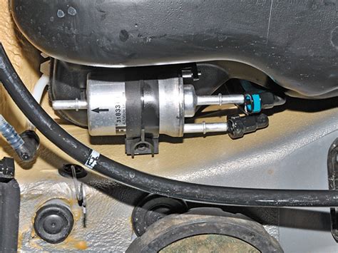 Replacing The Fuel Filter In A Volkswagen Polo 2001 2009