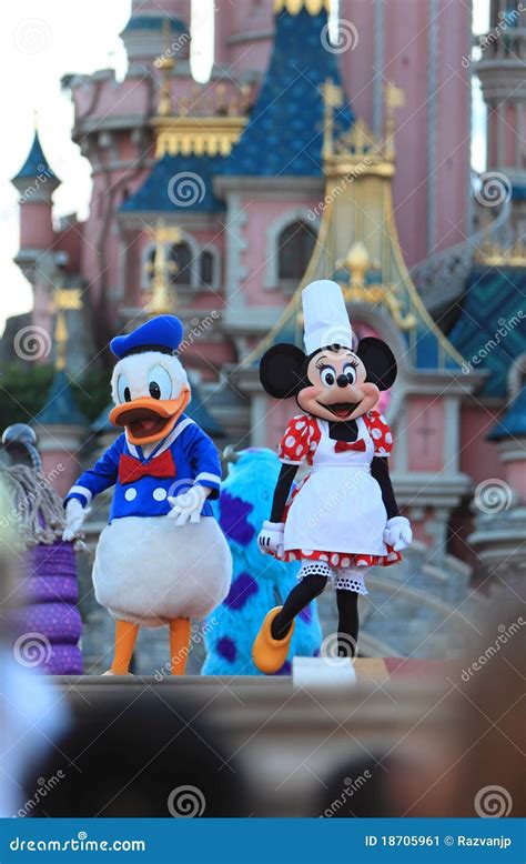 Minnie Mouse And Donald Duck Editorial Photo - Image: 18705961