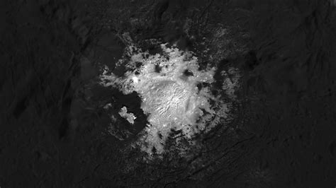 Dwarf Planet Ceres' Bizarre Bright Spots Shine in Stunning Up-Close ...