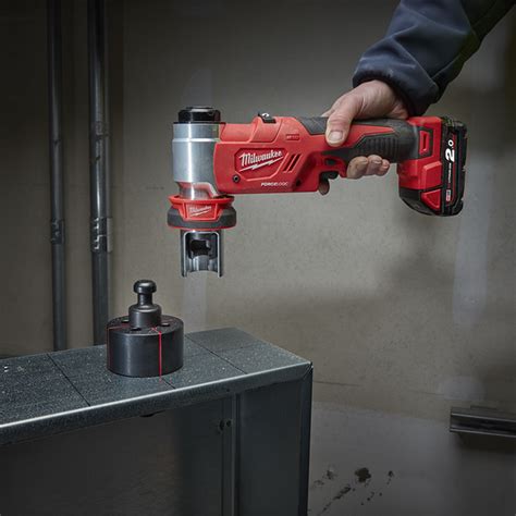 Milwaukee M18™ Force Logic™ 6t Knockout Tool 16mm 58 63mm 2 12