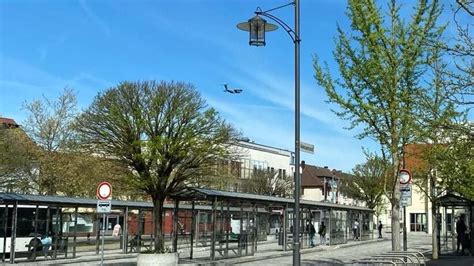 Meter Ber Dem Boden Bundeswehr Transportflugzeug War Am Freitag