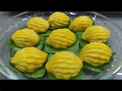 Pumpkin Angku Kuih Shredded Coconut