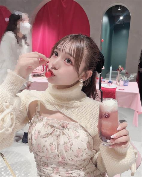 古澤里紗さんのインスタグラム写真 古澤里紗instagram「秘密のお茶会に🫖🍒🎀 Shefarofficial