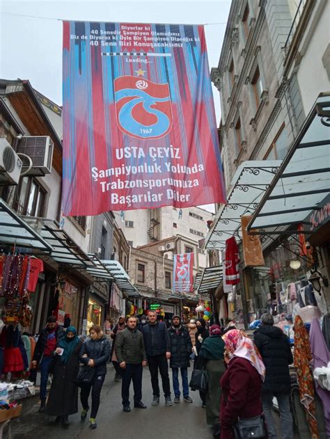 Yusuf Turgut BORDO MAVİ RENKLERİN DİLİ Taka Gazete Trabzon Haber