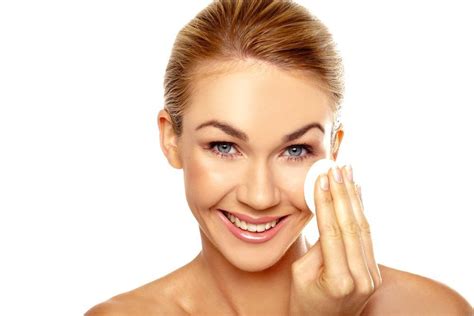 Косметика для очищения кожи: базовые и дополнительные средства | MedAboutMe