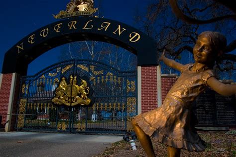 Night Photos of Michael Jackson's Neverland Ranch