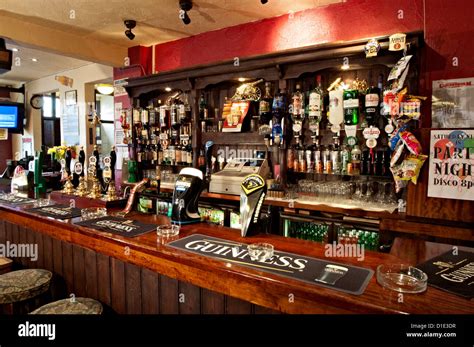 the canon pub bar beer pumps Stock Photo - Alamy