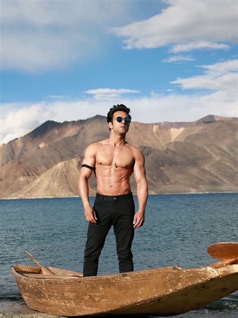 Shirtless Bollywood Men Pulkit Samrat