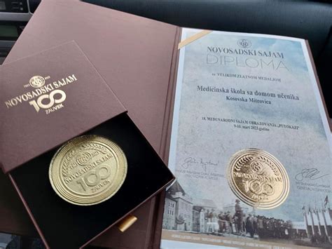 Diploma Sa Zlatnom Medaljom Za Mitrova Ku Medicinsku Kolu Sa Domom