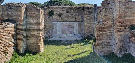 Ostia Antica Tour Privato Laura Tour Guide