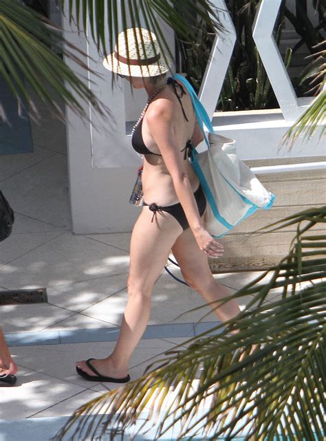 Wearing A Bikini At A Hotel Pool In Miami 26 July 2012 Katy Perry