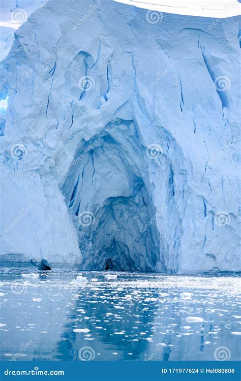 Muro De Glaciar En La Ant Rtida Majestuosa Pared De Hielo Azul Y